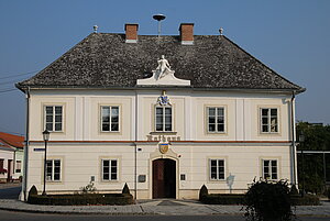 Weikendorf, Rathaus, 1742 errichtet