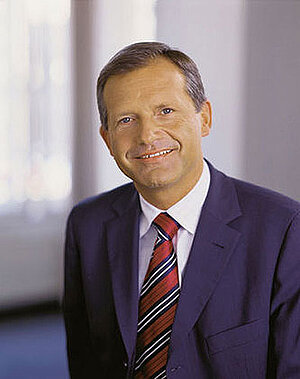 Dr. Ernst Strasser