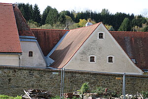 Mauerbach, westliche Zellenreihe