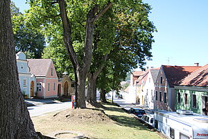 Drosendorf, Südseite des Hauptplatzes