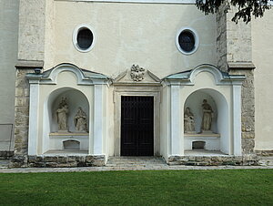 Zistersdorf, Wallfahrtskirche Maria Moos, romanische Ostturmkirche
