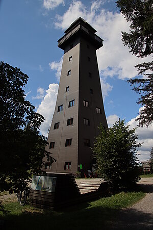 Aussichtswarte Jauerling, 1984 bis 1991 errichtet