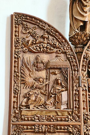 Mauer bei Melk, Pfarrkirche Mariä Geburt, Schnitzaltar, Kriechbaum-Werkstatt, 1509 - Verkündigung an Maria