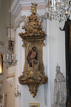 Schwechat, Pfarrkirche hl. Jakobus der Ältere, Rokoko-Baldachin mit Christus in der Rast, aus der alten Pfarrkirche