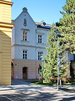 Hinterbrühl, Hauptstraße 68, Pfarrhof, Ende 19. Jh.