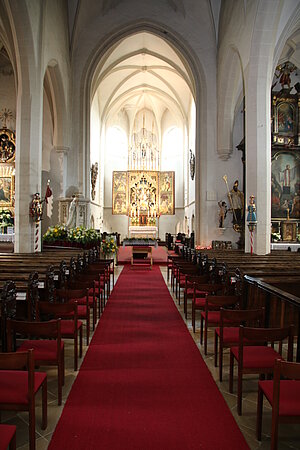 Blick in das Kircheninnere