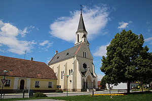 Dobermannsdorf, Ensemble Pfarrkirche und Pfarrhof