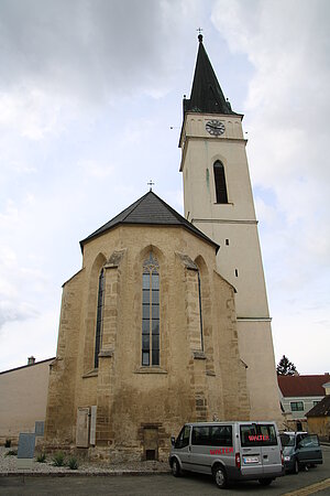 Guntersdorf, Pfarrkirche Mariae Himmelfahrt, got. Basilika aus der Mitte 14. Jh.