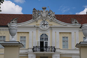 Wilfersdorf, Schloss Wilfersdorf, 1713-1721 Errichtung der vierflügeligen Anlage durch Johann Anton Ospel