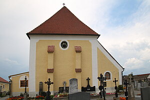 Waldkirchen, Pfarrkirchehl. Martin, im Kern romanische Saalkirche, barockisiert, Turm 1713-1715 erbaut