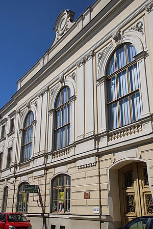 Poysdorf, Liechtensteinstraße Nr. 1: Ehemaliges Hotel Essl, späthistoristischer Bau