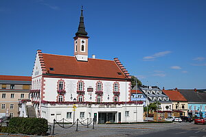 Waidhofen an der Thaya, Rathaus auf dem Hauptplatz, im späten 16. Jahrhundert errichtet, nach Brand Erneuerung 1875