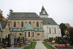 Groß-Engersdorf, Pfarrkirche Mariae Himmelfahrt, neugotisches Langhaus 1897/1901 errichtet, gotischer Chor