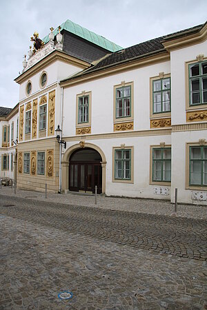 Melk, Linzerstraße 3 und 5, Altes Posthaus, 1792 nach Plänen von Franz Wipplinger begonnen