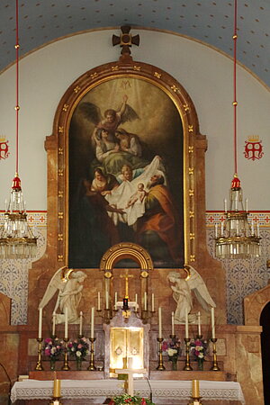 Enzersfeld, Pfarrkirche Mariae Geburt, 1908/09, im Inneren sezessionistische Ausstattung, Hochaltar