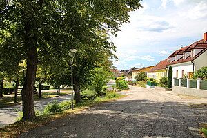 Fels am Wagram, Blick über den Breitanger