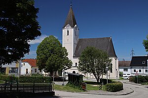 WInklarn, Pfarrkirche hl. Rupert, im Kern romanischer Saalbau, Um- und Zubauten im 15. Jh.