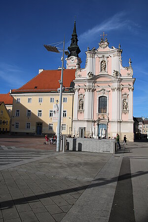 St. Pölten, Rathausplatz, Pfarrkirche zur hll. Dreifaltigkeit, 1757-68 errichtet, Ausstattung bis 1779