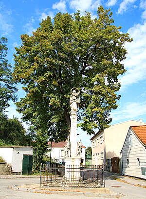 Hausleiten, Mariengasse, Mariensäule, 1742