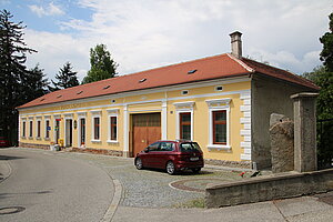 Abstetten, vorbildlich restaurierte alte Greißlerei