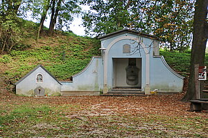 Hausleiten, Mairenbründl, zur Versorgung des Pfarrhofes und der Kirche angelegt, versorgte auch lange Zeit Hausleiten und Goldgeben mit Trinkwasser