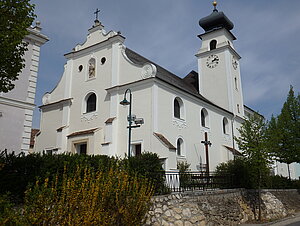 Herrnbaumgarten, Pfarrkirche Unbefleckte Empfängnis, frühbarockes Langhaus mit gotischem Kern