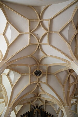 Allhartsberg, Pfarrkirche hl. Katharina, Blick in das Gewölbe des Langhauses