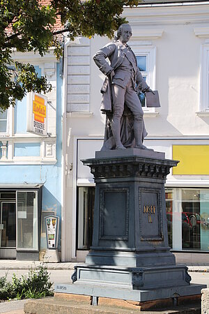 Poysdorf, Denkmal für Kaiser Joseph II., 1880