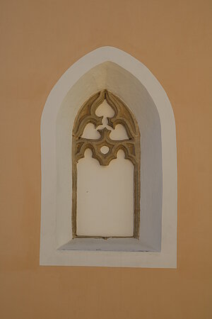 Krumau am Kamp, Pfarrkirche hl. Margarethe, Neubau 1782-89, Maßwerkfenster am Ostturm vom mittelalterlichen Bau