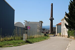 Ternitz, Schornstein der Kraftzentrale des Edelstahlwerks Schoeller-Bleckmann