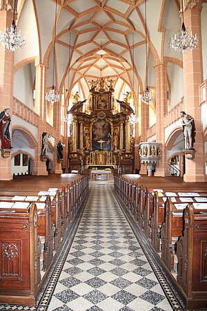 Steinakirchen am Forst, Pfarrkirche hl. Michael, Kircheninneres, Wandpfeilerkirche mit allseits umlaufender Empore, Netzrippengewölbe