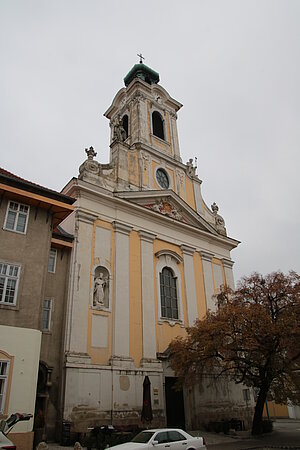 Korneuburg, ehem. Augustinerklosterkirche, spätbarocke Saalkirche, 1745-1758 von Johann Enzenhofer errichtet