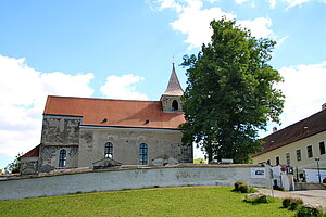 Zwettl, Propsteiberg, ehem. Burg und Pfarrkirche hl. Johannes Evangelist, um 1120