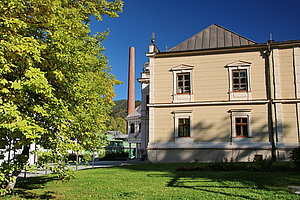 Neubruck, Töpper Schloss, um 1820 als Herrenhaus errichtet, 1890 zu vierflügeliger Schlossanalge ausgebaut, Eduard Musil von Mollenbruck