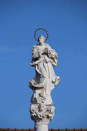 Orth an der Donau, Mariensäule in der Ortsmitte, 1711 von Anton Franz Graf Strattmann gestiftet