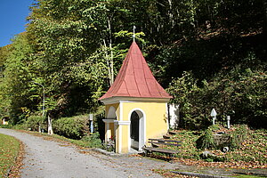 St. Anton an der Jeßnitz, 5. Station des Kalvarienberges mit Antoniusbründl