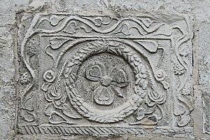 Petronell-Carnuntum, Pfarrkirche hl. Petronilla, Chorabschluss, Reliefplatte, 3. Jh.