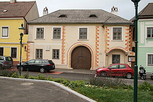 Brunn am Gebirge, Brunn am Gebirge, Leopold Gattringer-Straße 34, Gliederer-Hof, jetzt Heimathaus und Museum, urk. 1683