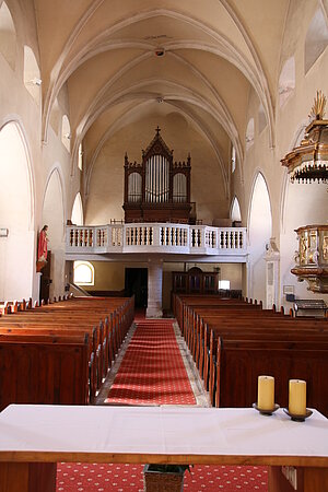 Drosendorf, Marktkirche, Blick gegen die Orgelempore