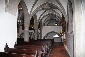 Gmünd, Pfarrkirche hl. Stephan, Blick in das Seitenschiff