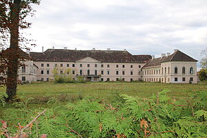 Trautmannsdorf an der Leitha, Schloss Trautmannsdorf (Batthyány), 1812-17 Neubau des Schlosses, Joseph Kornhäusel nahestehend