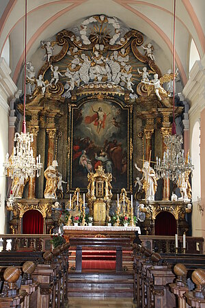 Hainburg, Pfarrkirche hll. Philippus und Jakobus, Hochaltar 1713, Entwurf und Hochaltarbild von Hans Michael Beckhl, Skulpturen von Mathias Roth und Jeremias Weißkopf