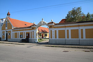 Zellerndorf, Portal in der Mauer um den Pfarrhof