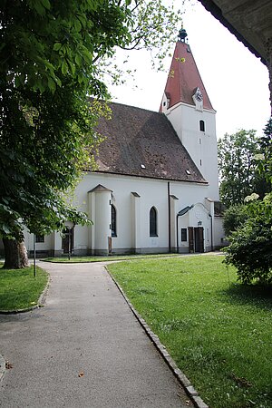 Wilhelmsburg, Hauptplatz, Pfarrkirche hl. Stephan, gotische Staffelkirche mit romanischen Kern