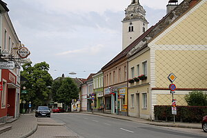 Kilb, Blick vom Marktplatz Richtung St. Pöltner Straße