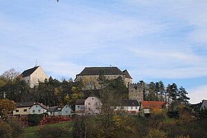 Bick über Albrechtsberg und Burg Albrechtsberg an der Großen Krems