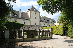 Burg Neuhaus, nach Zerstörung durch die Osmanen 1694 Errichtung einer Glasfabrik