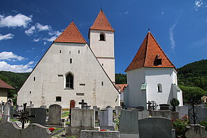 Unteraspang, Ensemble Pfarrkirche hl. Johannes der Täufer und Karner