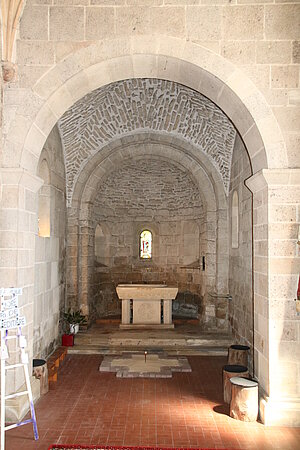 Himberg, Pfarrkirche hl. Georg, Blick in die Apsis der südlichen Seitenkapelle