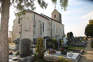 Hohenwarth, Pfarrkirche hl. Michael, im Kern rom. Bau, got. Westturm und Chor